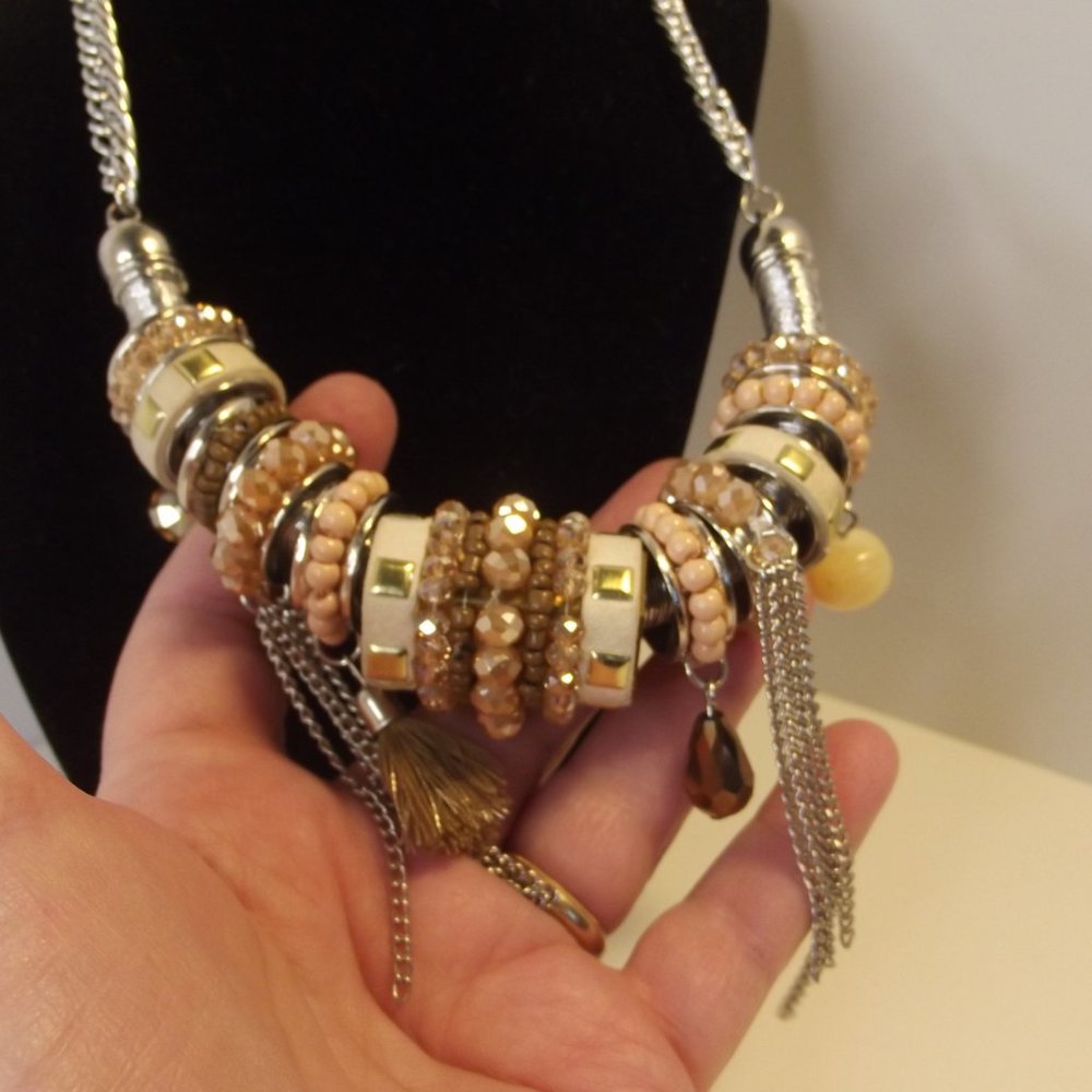 Amazing Peach & Pink charm Necklace in Silver Tone